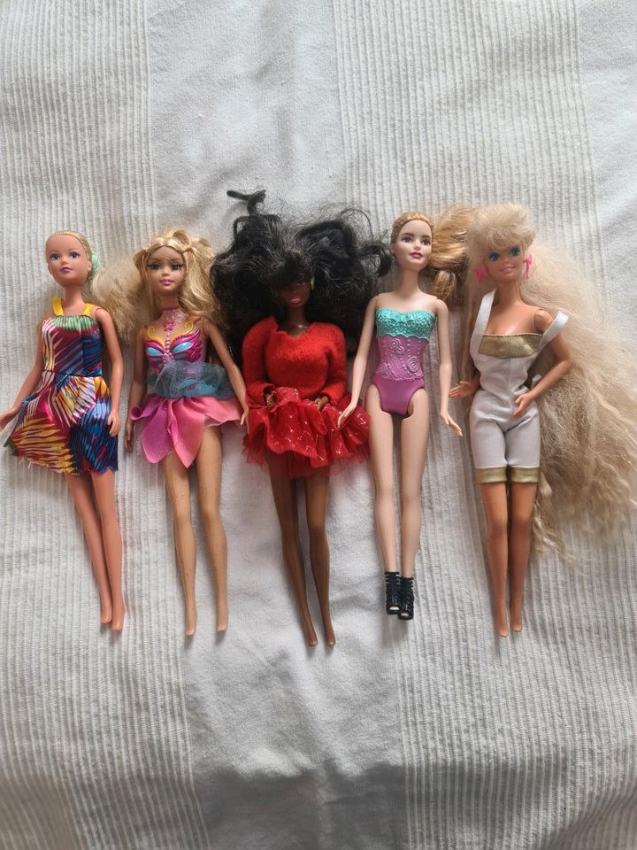 35 × Barbie Puppen nur Komplett in Dinslaken