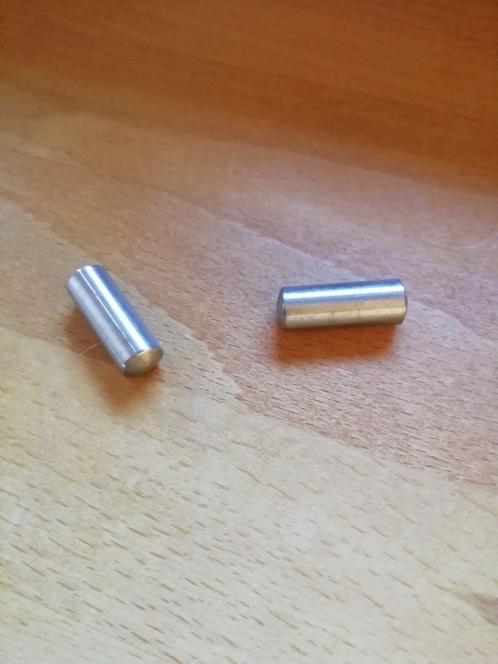 DIN 7 Zylinderstift A2 m6 Ø8x20mm / 2300 Stück in Pforzheim