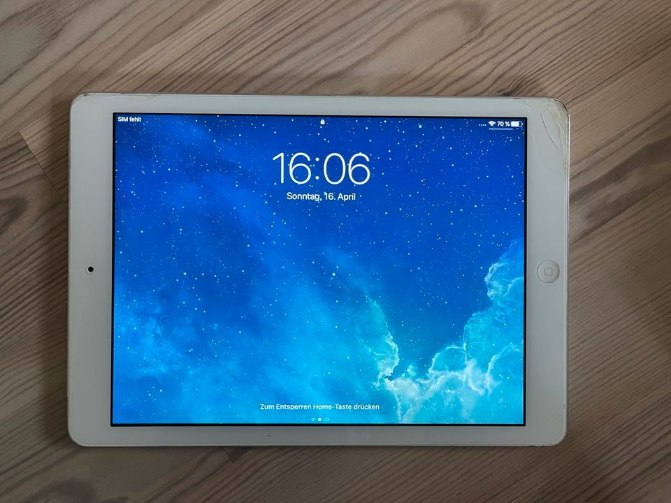 Apple iPad Air 1. Generation WiFi 32 GB Silver in Berglern