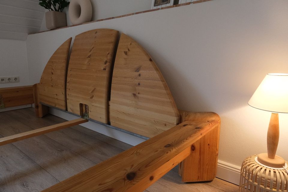 Massivholz-Doppelbett aus Kiefer (Bio-gelaugt/geölt) in Marxen