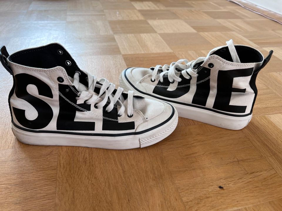 DIESEL Chucks Sneaker Canvas Gr. 40 weiß/beige schwarz in Essen