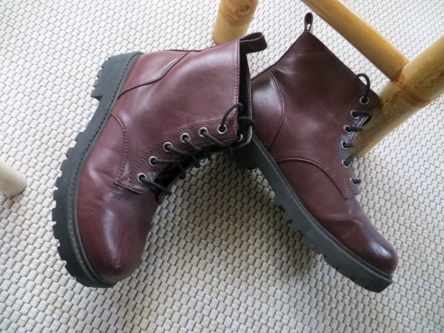 Boots Stiefel in Bordeaux Weinrot von H&M Divided - 36 in Berlin