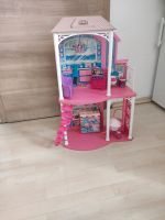 Barbie Haus mit Puppen und Zubehör Sachsen - Neugersdorf Vorschau
