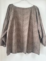 Wunderschöne Bluse khaki Broderie Anglaise S Oliver / Größe 44 Hessen - Alsbach-Hähnlein Vorschau