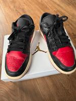 Air Jordan 1 Low * Rot * schwarz Niedersachsen - Wedemark Vorschau