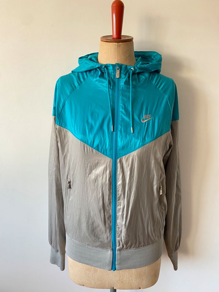 Nike Windrunner Jacke Wind-Jacke Oberteil Sportjacke Grau Türkis in Pulheim