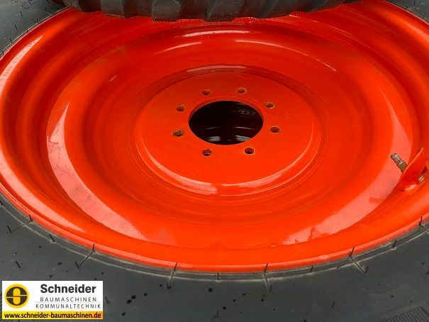 Satz Kommunalreifen 260/70R18 ; 320/85R28 Reifen Kubota L2-Serie in Bad Breisig 