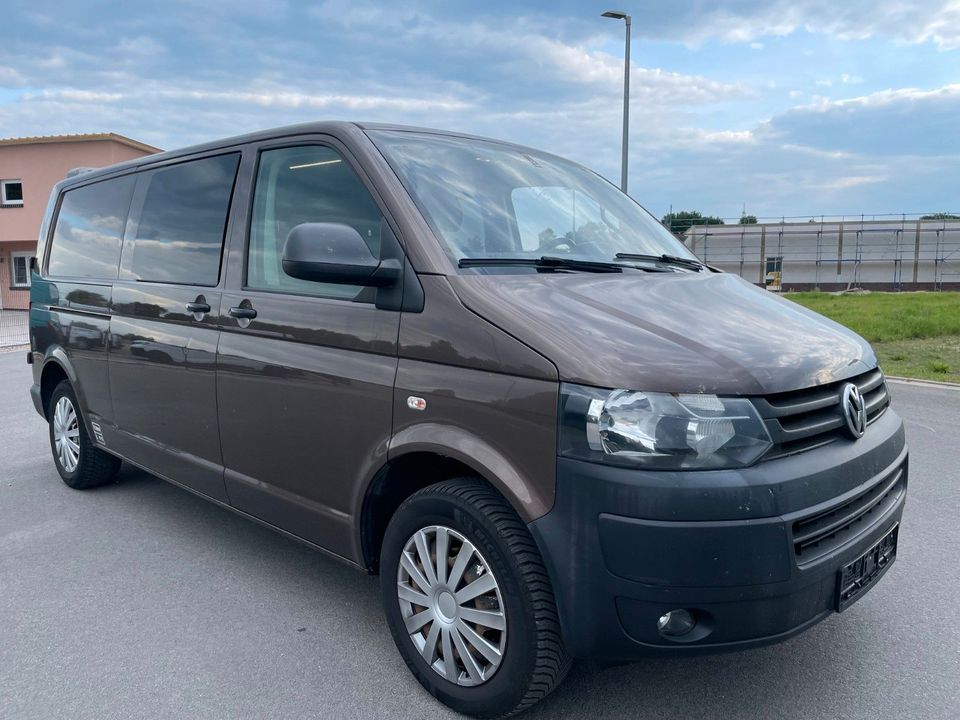 Volkswagen T5 Transporter Doppelkabine 6 Sitz  lang TÜV NEU in Bösel