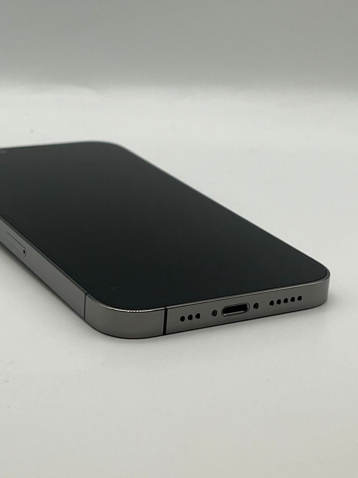 Apple iPhone 13 Pro / 128GB / + Zubehör in Neumünster