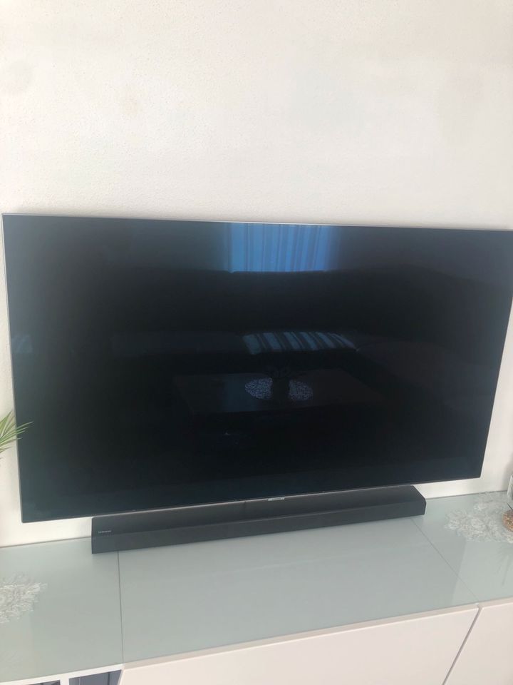 Verkaufe mein Fernseher Q7 display schaden in Crailsheim