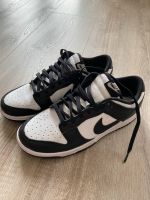 Nike Panda dunk low Gr. 43 Sneaker weiß Schuhe neuwertig Niedersachsen - Drochtersen Vorschau