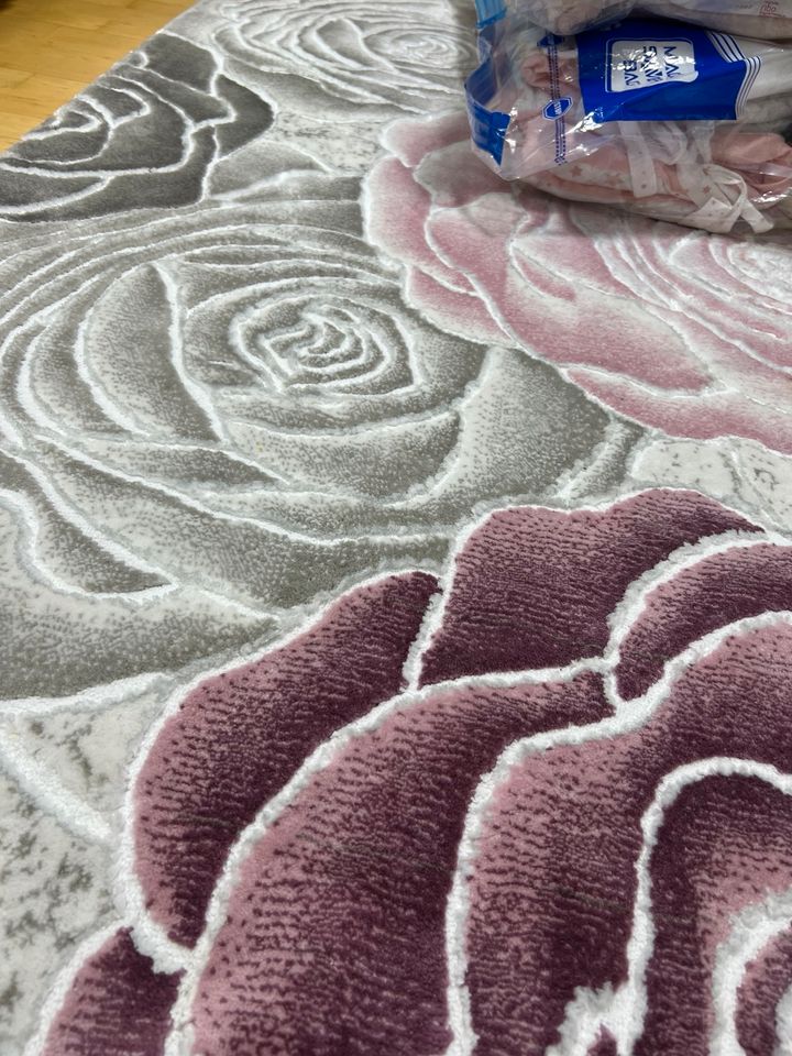 Teppich Rosen Muster mit Glitzereffekt 160x230 cm in Stuttgart