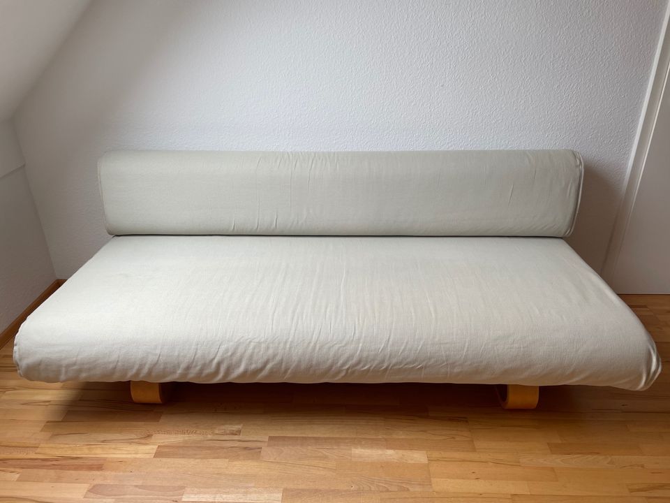 IKEA „Allerum“ Schlafsofa Couch mit cremefarbenem Bezug & Kissen in Gütersloh