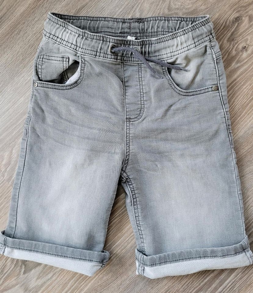 Jungen Hose Jeans Shorts 134 in Hagen am Teutoburger Wald