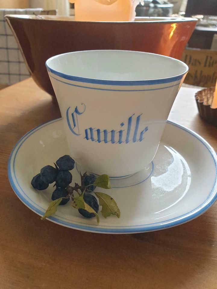 ältere Namens Tasse, französisch, Camille, brocante in Celle