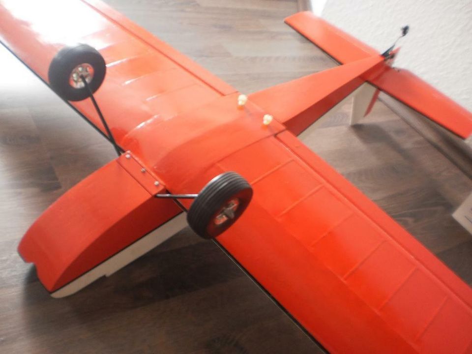 Modellflugzeug ca. 33 Jahre alt Motormodell Akro Baby II u. Servo in Castrop-Rauxel