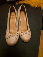 Pumps Damen echt Leder beige braun Schleife Gr. 40 Baden-Württemberg - Freiburg im Breisgau Vorschau