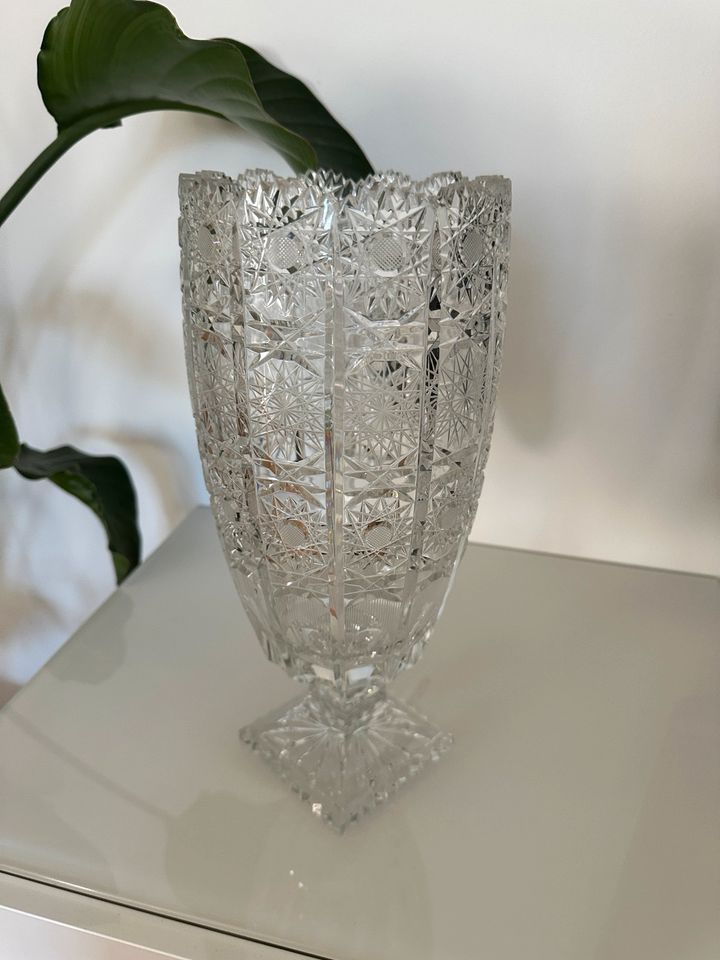 Große hochwertige Bleikristall Vase in Dresden