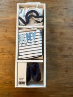 DKNY Babyset Body Strampler Lätzchen Socken 0-3 Monate 50/56 Nordrhein-Westfalen - Neuss Vorschau