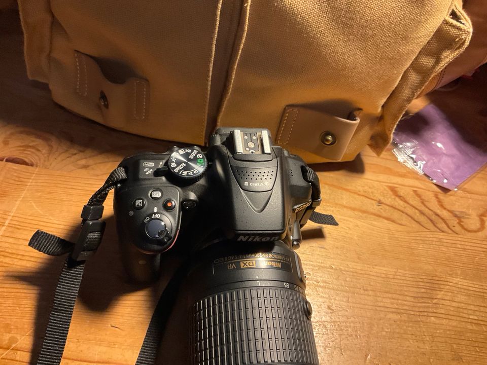 Nikon D 5300 24,2 Megapixel SLR Kamera mit zwei Objektiven & Mic in Meppen