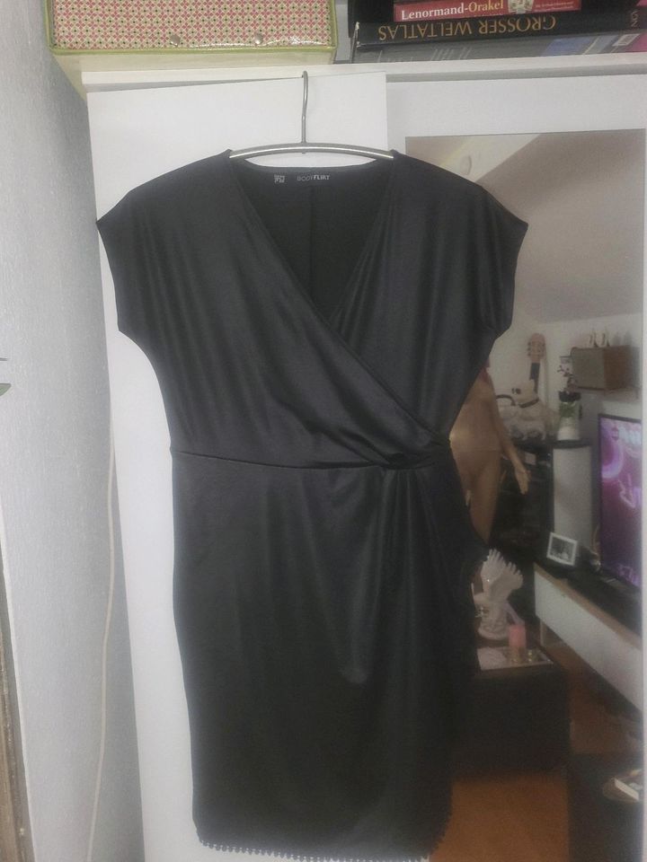 Damen Cocktailkleid Gr.36/38/40 in Neukirchen-Vluyn