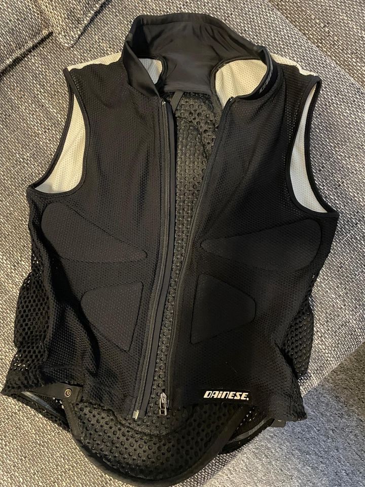 Dainese D-TEC Protektorenweste in Zossen-Neuhof