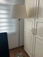 Ikea Edelstahl Stehlampe mit Lampenschirm zum Abholen Nordrhein-Westfalen - Lüdenscheid Vorschau