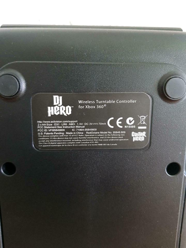 DJ HERO Wireless Turntable Controller für XBOX 360 und 2 Spiele in Rosenberg