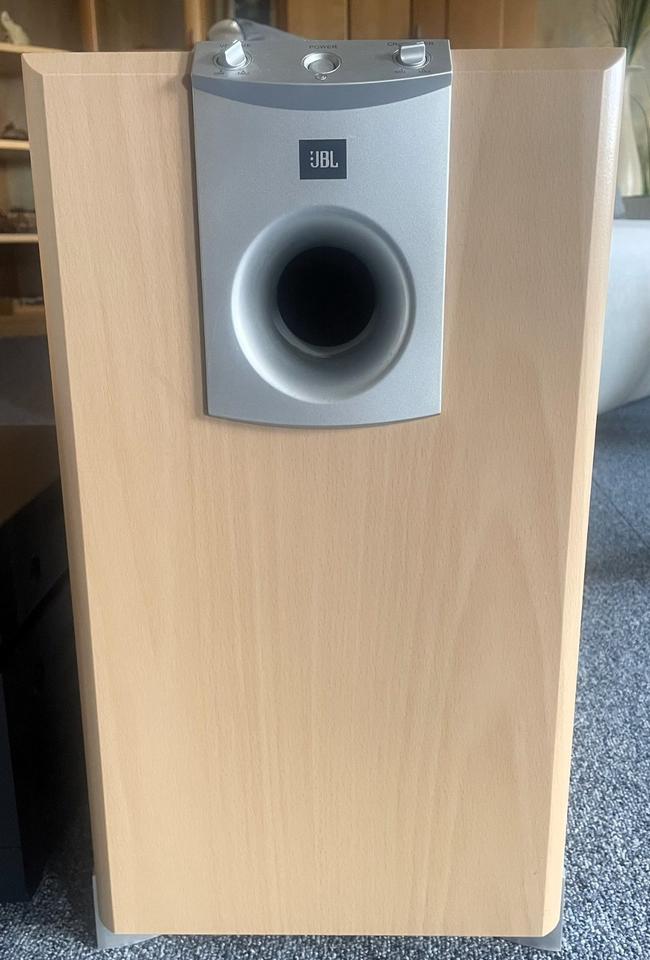 Heimkino Harman Kardon Receiver AVR 1550, DVD Player DVD 21, JBL in Porta Westfalica