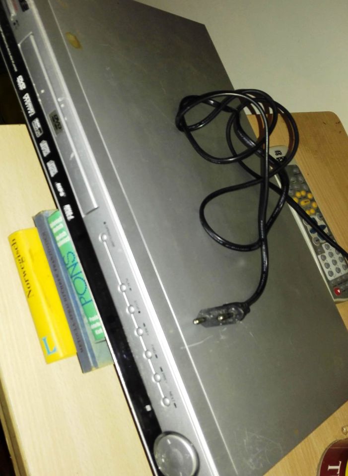 DVD Player - Scart - BNC - Cinch - mit FB in Hamburg