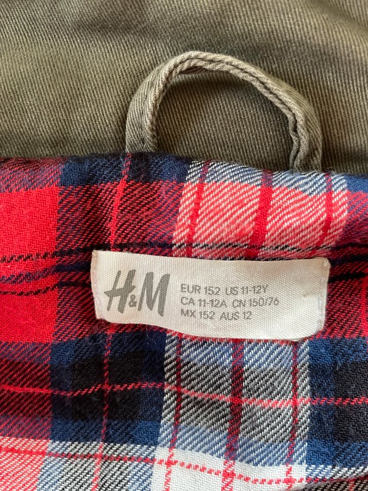 H&M Jacke Parka Größe 152 in Laubach