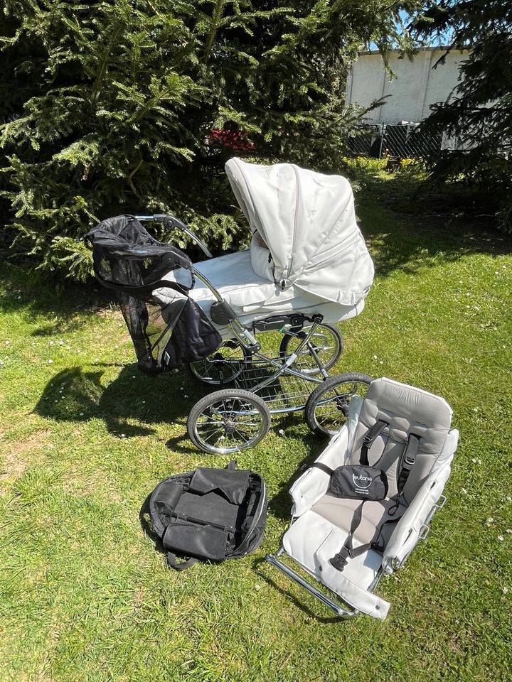 Kinderwagen in Pausa/Vogtland