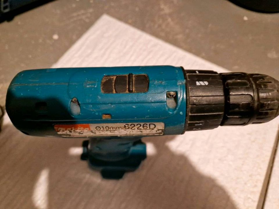 Makita Akkuschrauber Model 6226 D mit Akkus und Ladegeräte in Lenningen