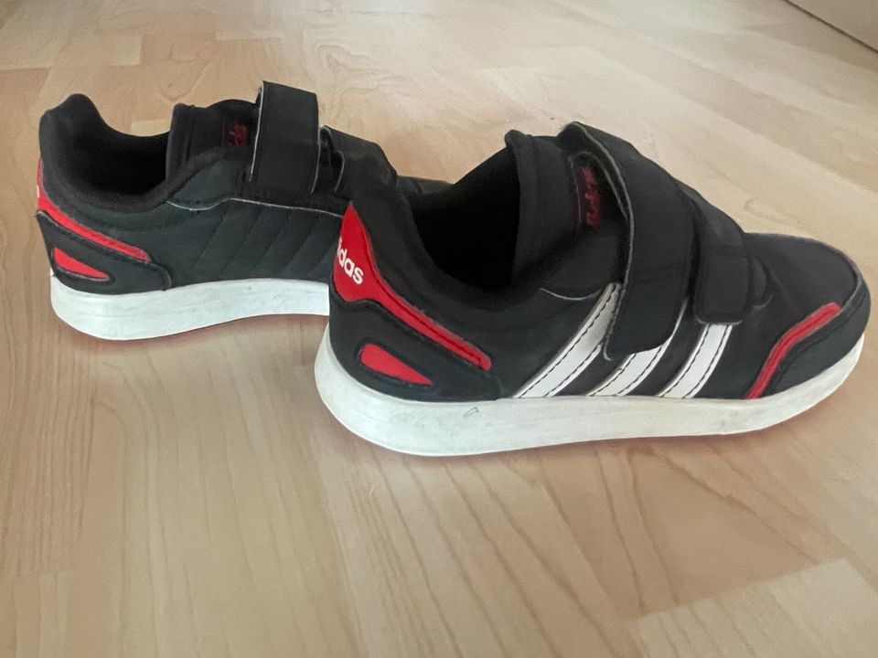 Adidas Turnschuhe Größe 28 in Ulm