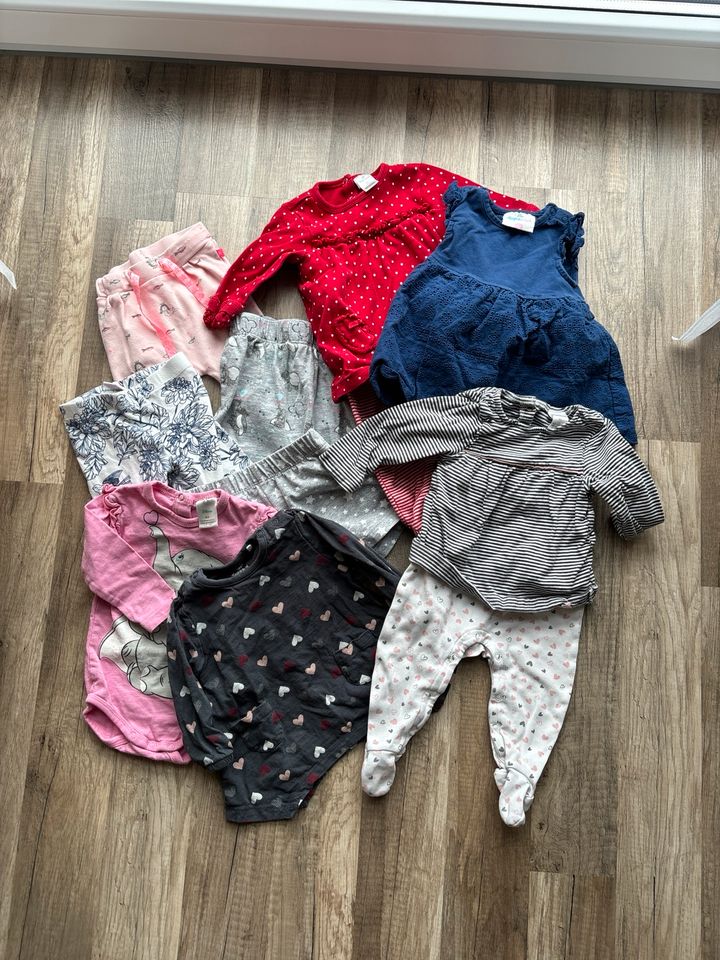 Baby Kleidungspaket Größe 62 Mädchen Top Marken in Raddestorf