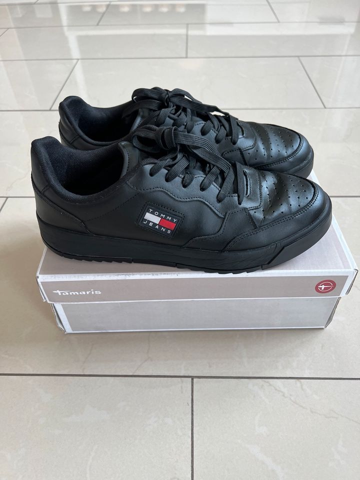 Schuhe Tommy Hilfiger gr.42.5 Uk 9 in Detmold