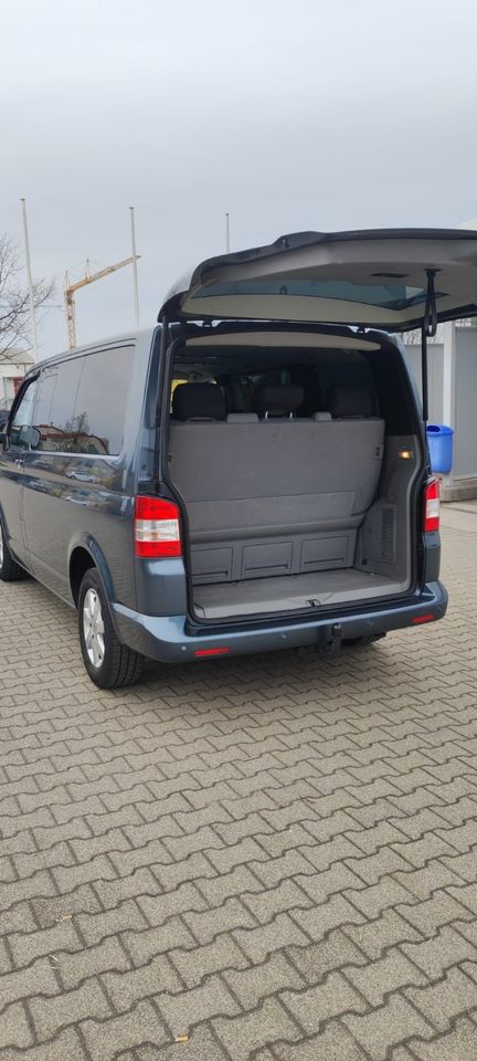 Volkswagen T5 Multivan 2,5 TDI 4motion in Markgröningen