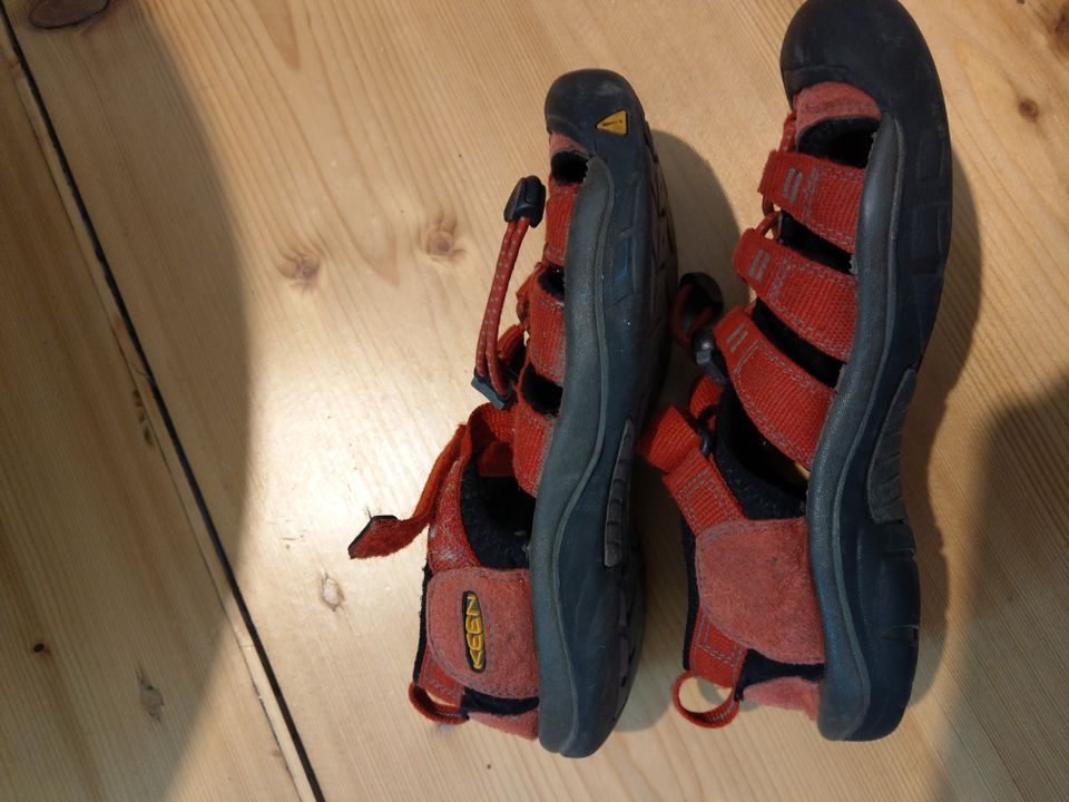 Keen Sandalen 34 rot in Jena