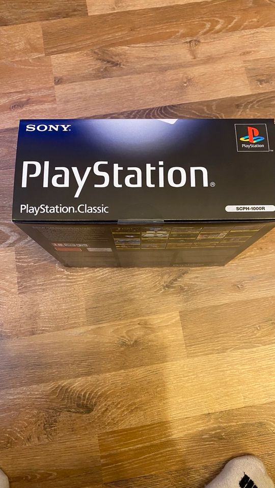 Sony PlayStation Classic Mini Konsole / komplett OVP in Leipzig