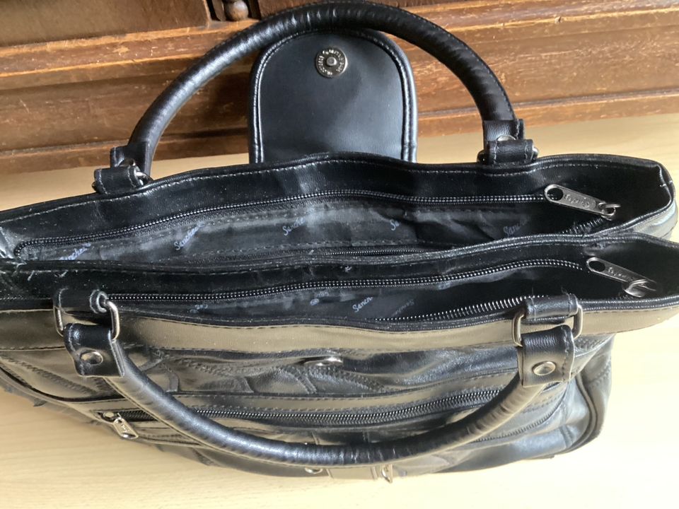 Schwarze Ledertasche Patchwork Style viele Taschen in Limbach-Oberfrohna