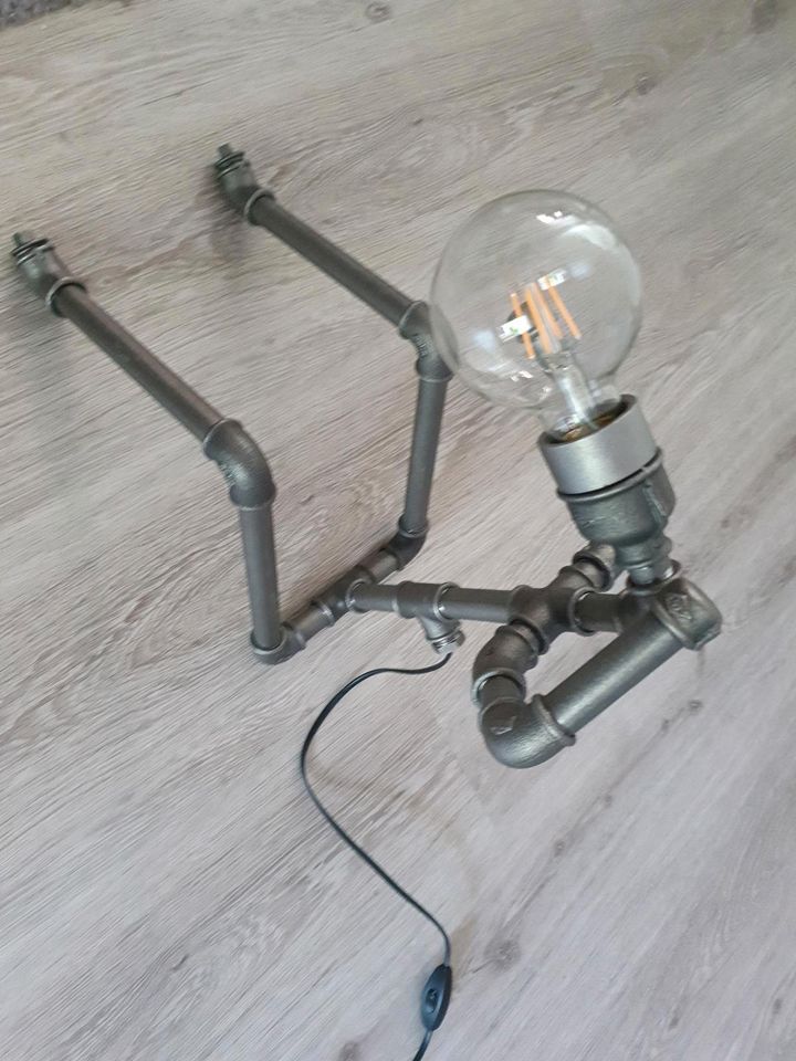 Große Männchen Lampe aus Wasserrohr/Temperguss/Industrial Style in  Baden-Württemberg - Leutenbach | Lampen gebraucht kaufen | eBay  Kleinanzeigen ist jetzt Kleinanzeigen