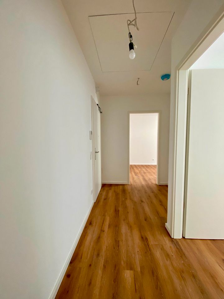 Exklusive 3-Zimmer Neubau Wohnung mit EBK in Frankfurt am Main