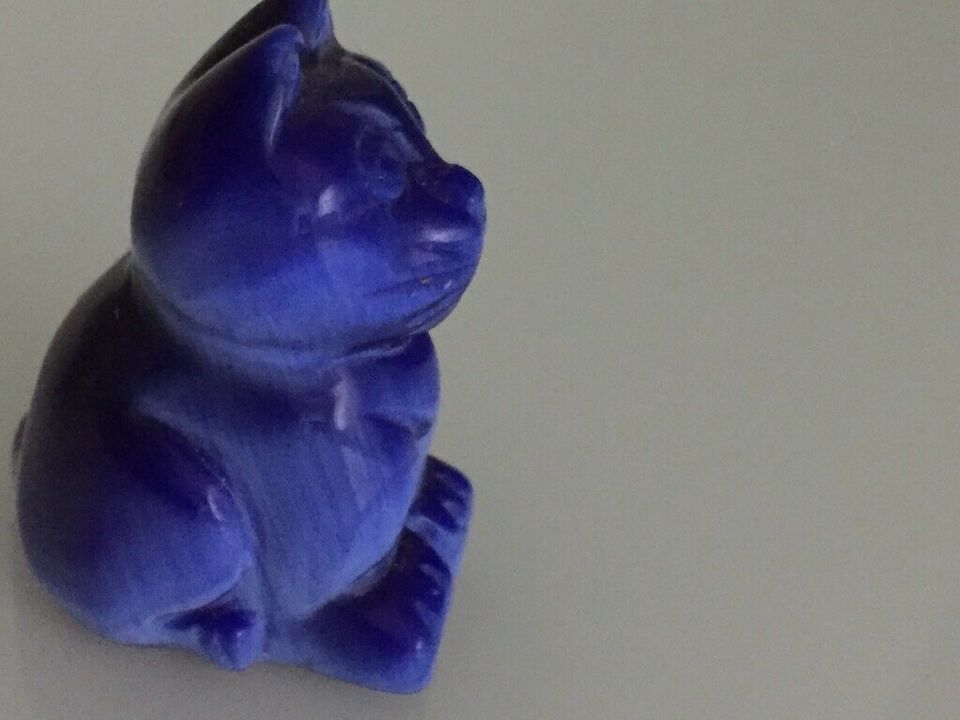 KATZE FIGUR GRAVUR AUS MARMOR KATZENAUGE BLAU FARBE in Wuppertal