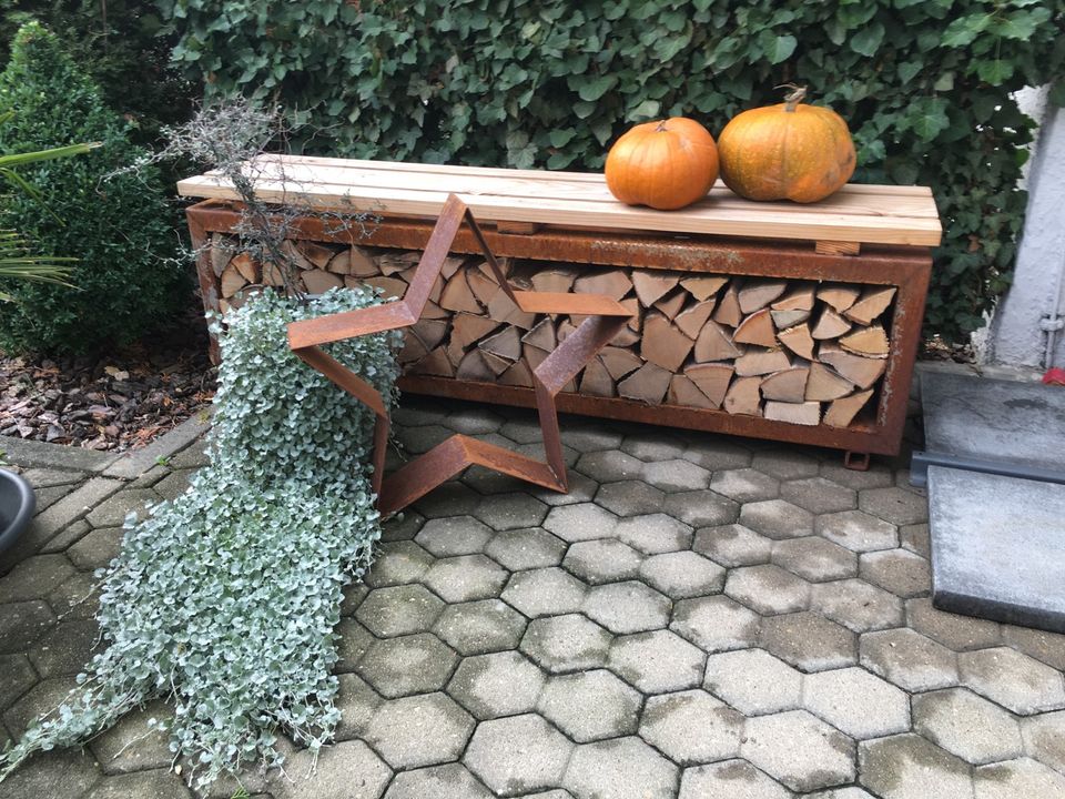 Gartenbank Sitzbank Holzlege aus Stahlblech mit Lärche Edelrost in Unterschneidheim