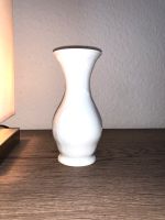 Rosenthal, Vase in weiß ❤️Vintage, bemustert, hübsch, keine Chips Schleswig-Holstein - Norderstedt Vorschau