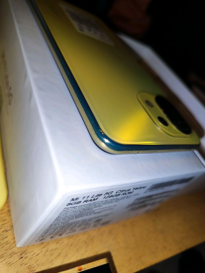 Xiaomi Mi 11 Lite 5G : 8GB : 128GB Citrus Yellow : 6,5Zoll! OVP in Stuttgart