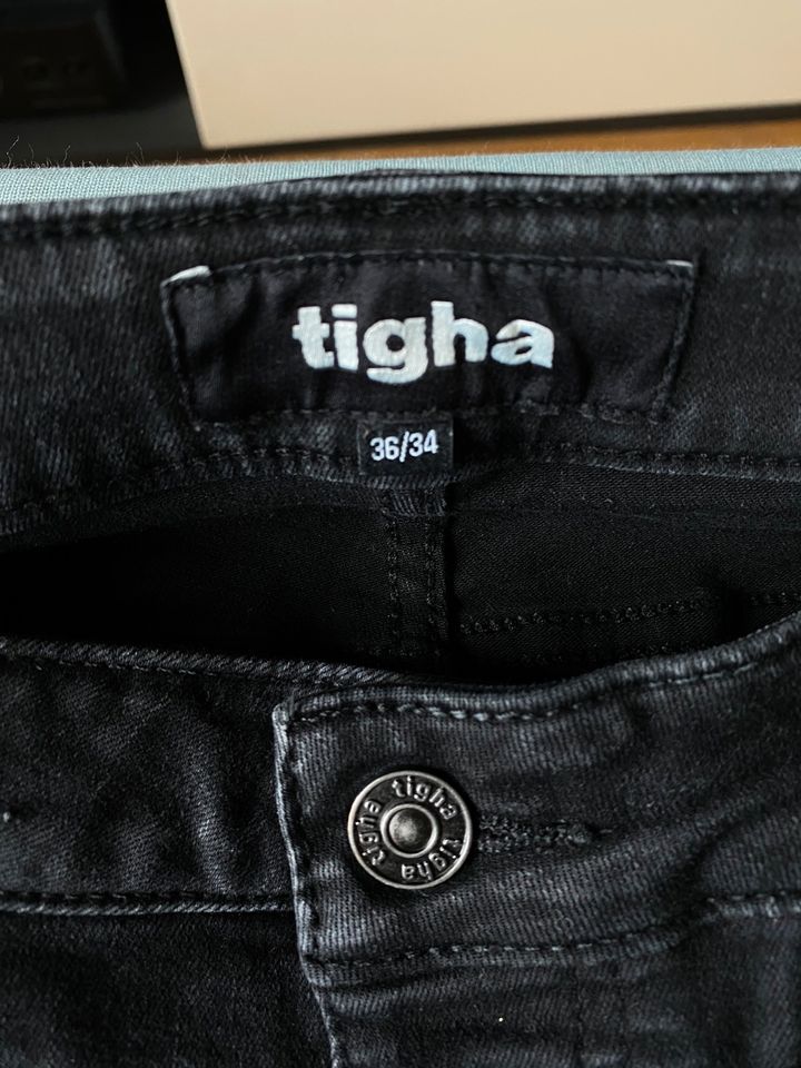 Tigha Morten Jeans Slim Fit schwarz 36x34 in Hannover