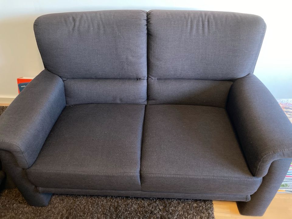 Sofa 2-Sitzer und 3-Sitzer in Lage