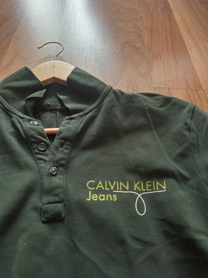 Herren Polo Shirt Calvin Klein Jeans Gr M olive grün in Berlin