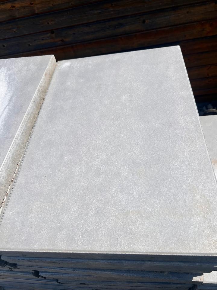 Betonplatten / Terrassenplatte neu beschichtet grau 60x40 ca.20qm in Hirrlingen